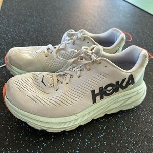 Hoka Rincon 3 Lightweight Running Shoes in Cream with Coral Accents